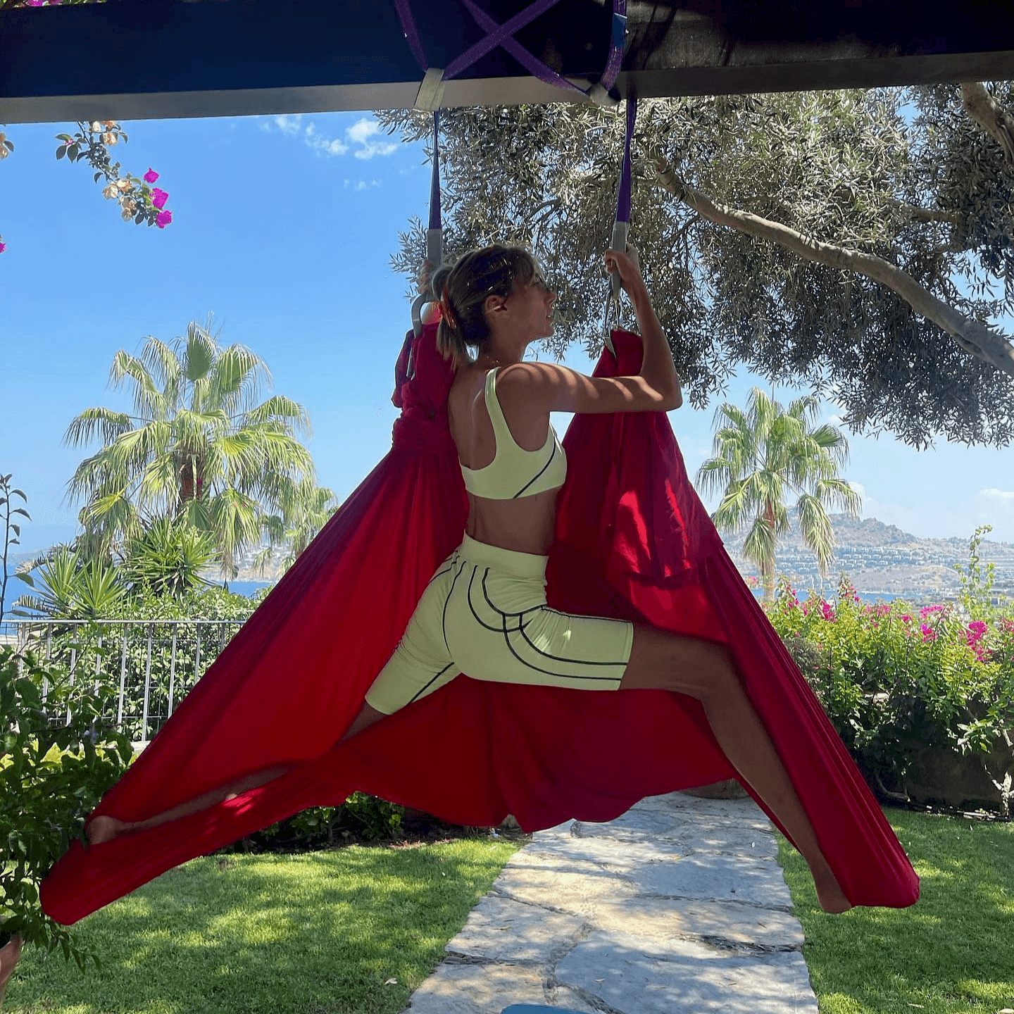 Aerial Yoga - Şevval Şahin (2)